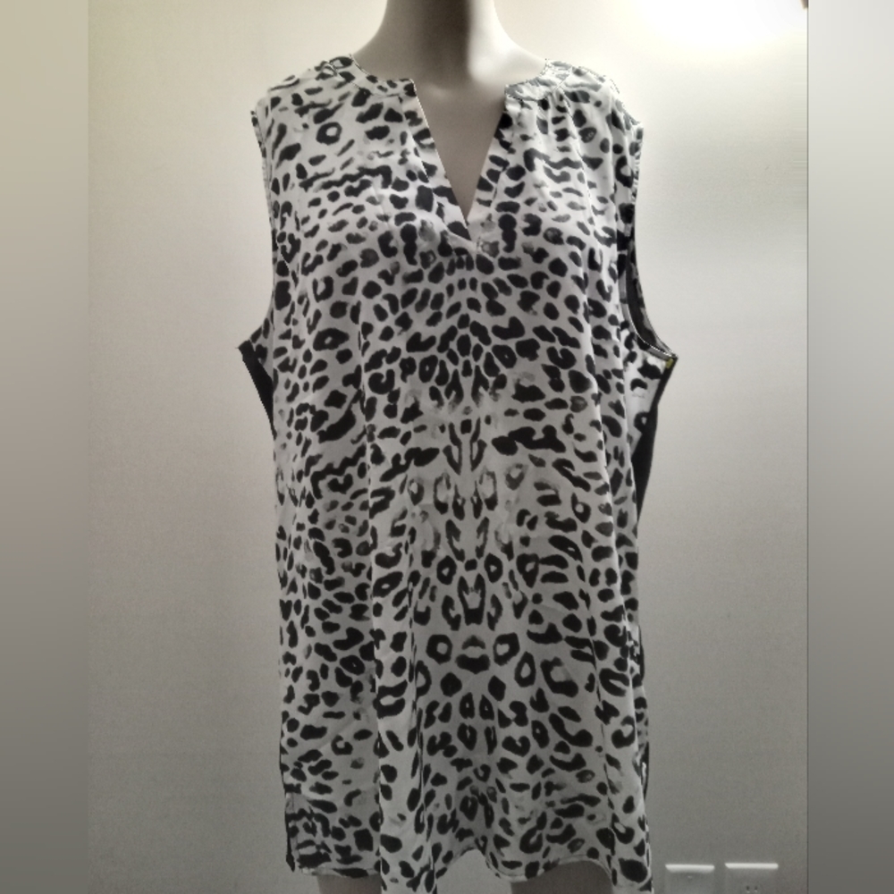 Cato black and white sleeveless leopard print blouse size extra large